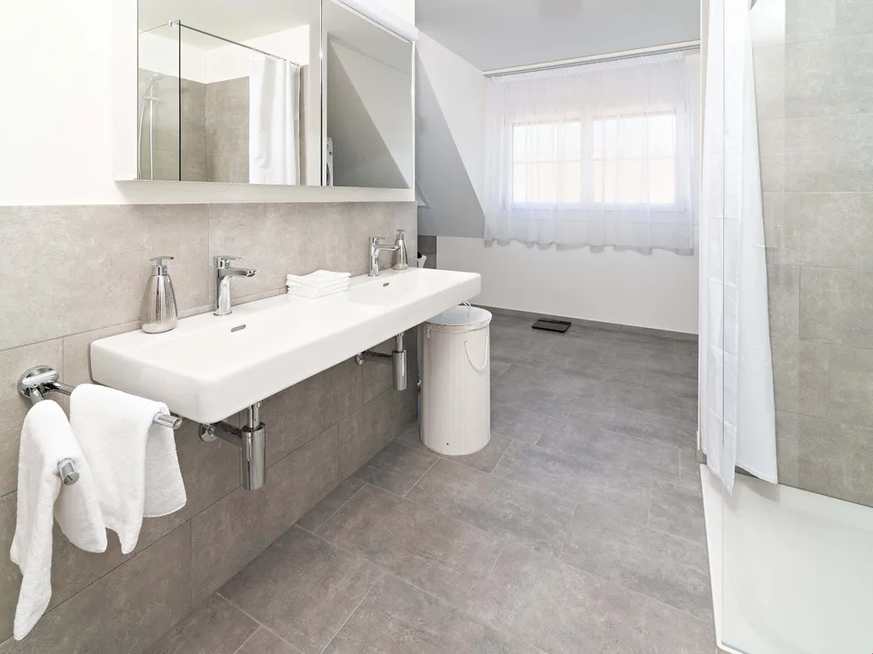 Möblierte 5.5-Zimmer Ferien- u. Businesswohnung auf Zeit – Foto 11 von 17