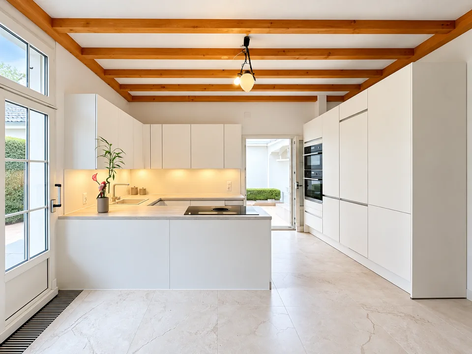 Casa unifamiliare modernizzata con charme – foto 3 di 12