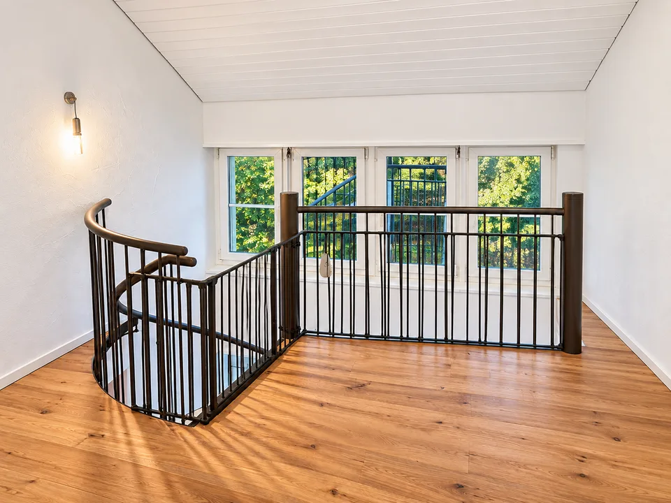 Casa unifamiliare modernizzata con charme – foto 4 di 12