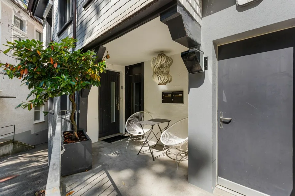 Casa unifamiliare urbana con studio vicino alla città vecchia e alla Mülenenschlucht – foto 2 di 13