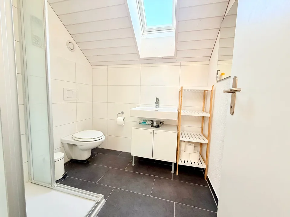 Lichtdurchflutete 4.5-Zimmer-Maisonette-Wohnung – Foto 9 von 11
