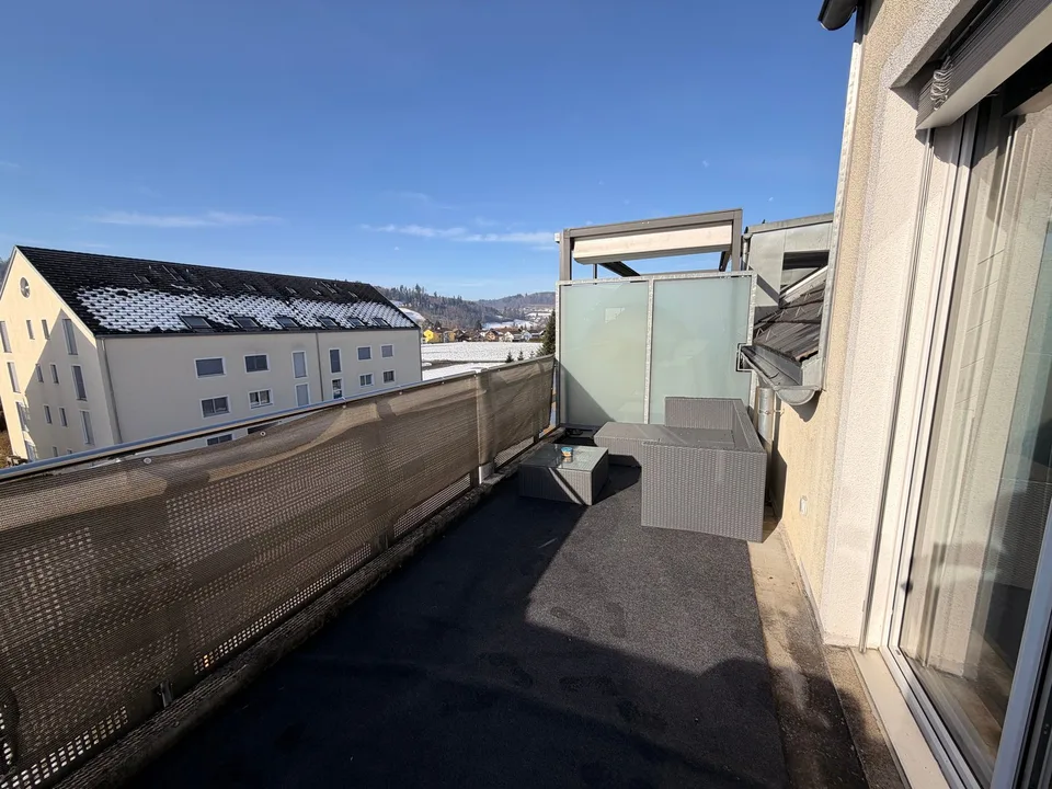 Lichtdurchflutete 4.5-Zimmer-Maisonette-Wohnung – Foto 7 von 11