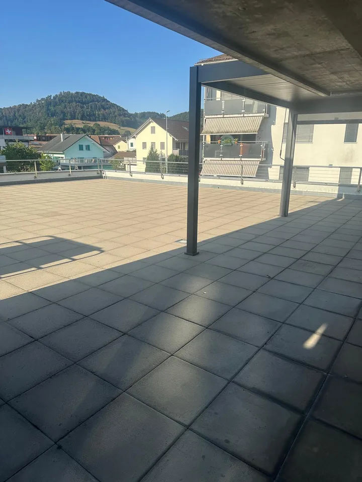 Helle 4.5-Zimmer-Wohnung mit Balkon und Lift in Reiden – Foto 9 von 10