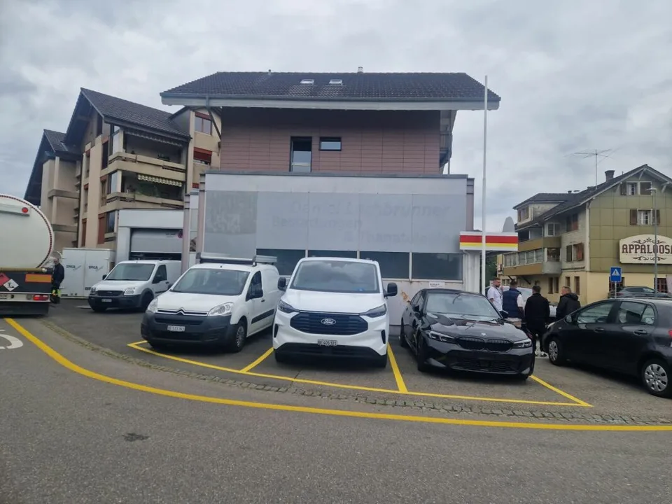 Casa residenziale e commerciale con spazi commerciali - Thunstrasse 72, Spiez – foto 2 di 2