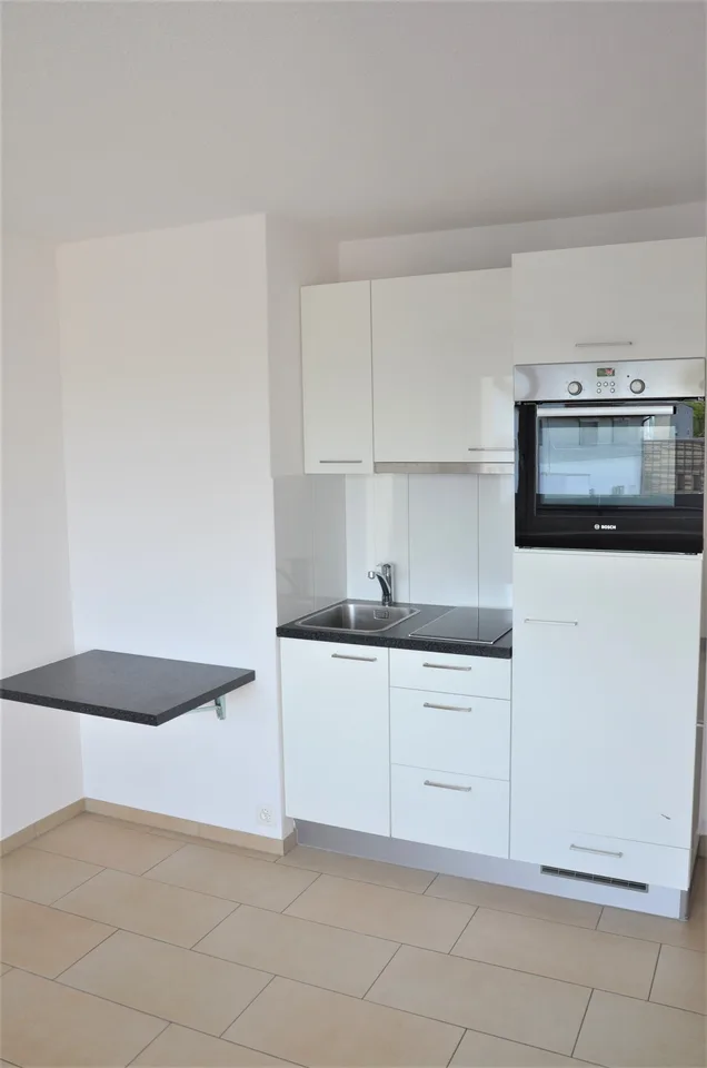 moderne 1.5-Zimmer-Wohnung mit Balkon und Lift im Haus an zentraler Lage – Foto 3 von 5