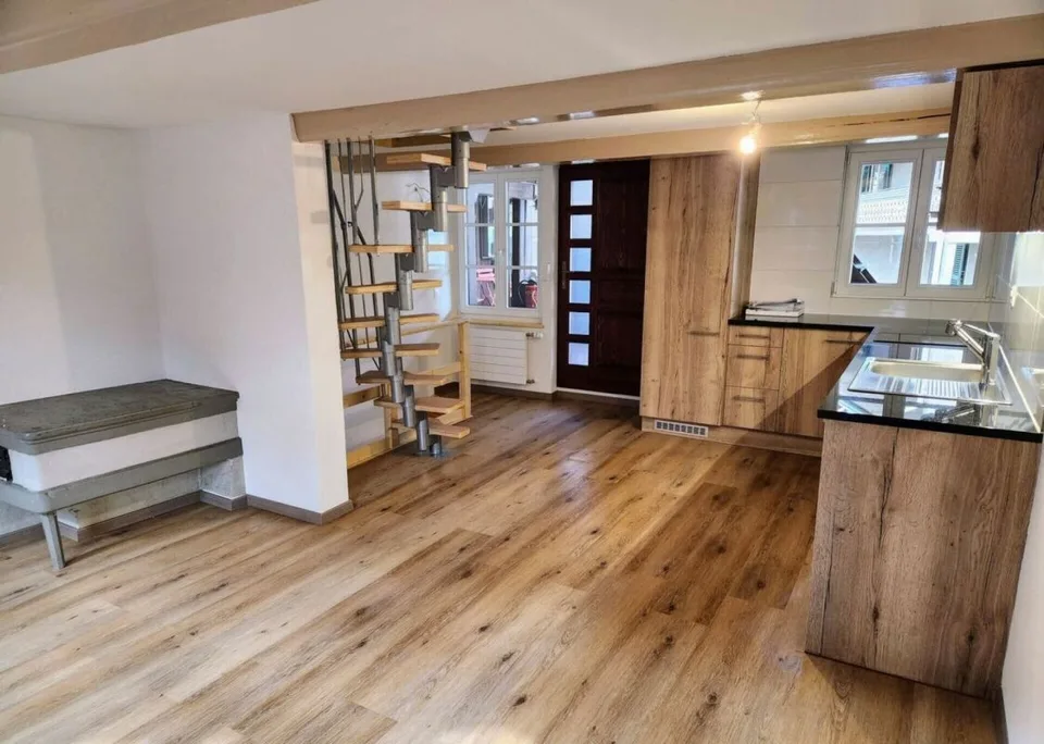 Casa di appartamenti con 3 appartamenti e spazio commerciale vicino alla stazione - Dorfstrasse 15 + 15a, Seftigen – foto 6 di 12