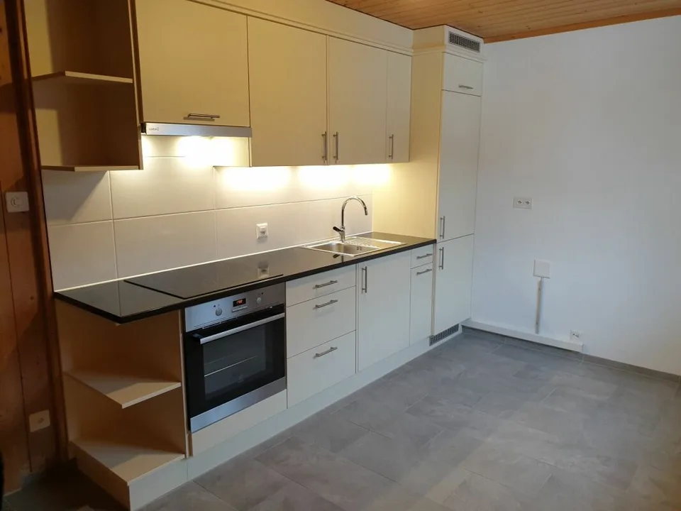 Two residential and commercial buildings with 5 apartments - Unterdorfstrasse 36 + 38, Steffisburg – photo 8 of 14