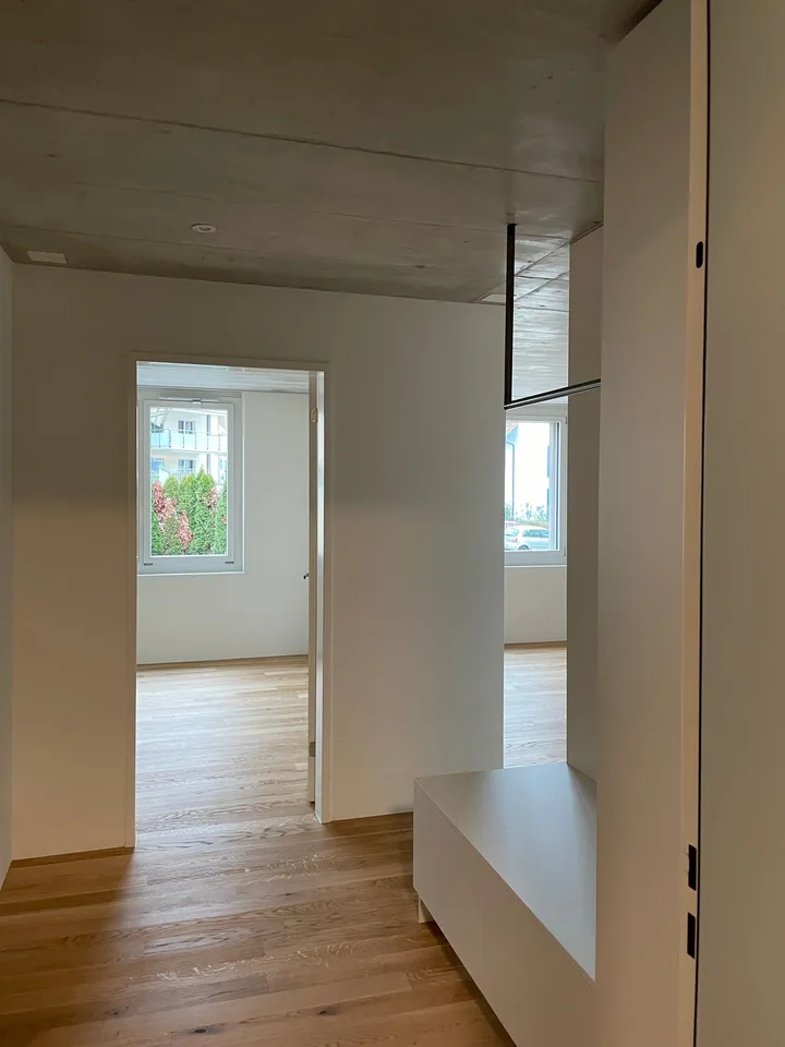 Grosszügige moderne 2.5-Zimmerwohnung – Foto 2 von 14