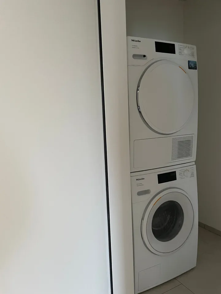 Grosszügige moderne 2.5-Zimmerwohnung – Foto 13 von 14