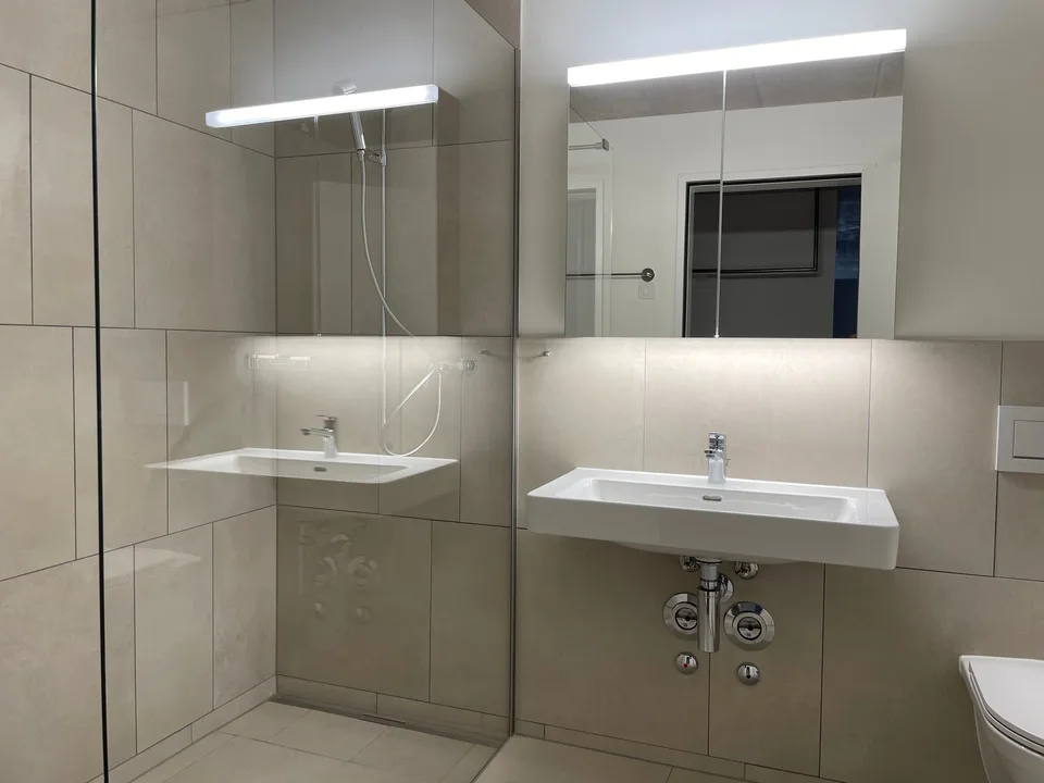 Grosszügige moderne 2.5-Zimmerwohnung – Foto 12 von 14