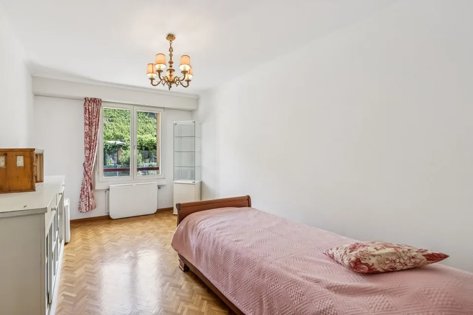 Ideale Lage für diese charmante 3.5-Zimmer-Wohnung mit Seeblick – Foto 10 von 12