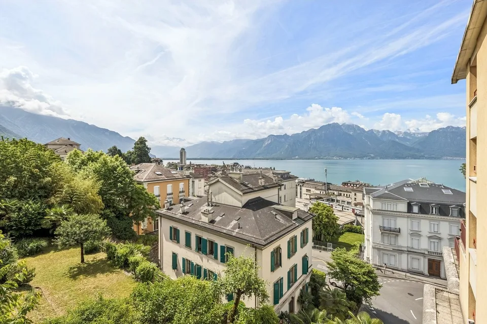 Ideale Lage für diese charmante 3.5-Zimmer-Wohnung mit Seeblick – Foto 12 von 12
