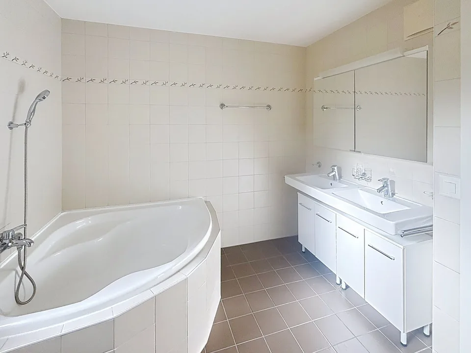 Wunderschöne 4,5-Zimmer-Wohnung mit Panoramablick in Chernex – Foto 5 von 24