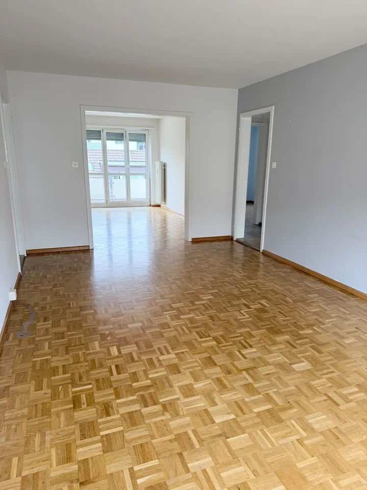 Schöne 4-Zimmer-Wohnung per 15. November 2026 zu vermieten – Foto 4 von 6