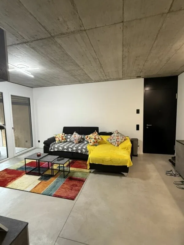 Wir vermieten eine große und moderne 2.5-Zimmer-Wohnung in der Innenstadt – Foto 2 von 16