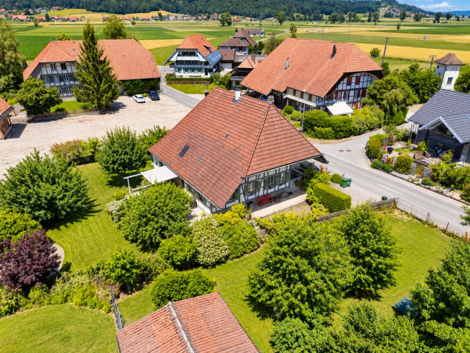 Une maison avec une âme - historique, ensoleillée et polyvalente – photo 2 sur 20