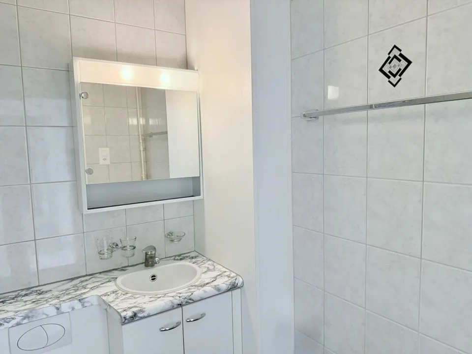 APPARTEMENT LUMINEUX DE 3.0 PIÈCES AVEC BALCON ET VUE DÉGAGÉE ! – photo 6 sur 7