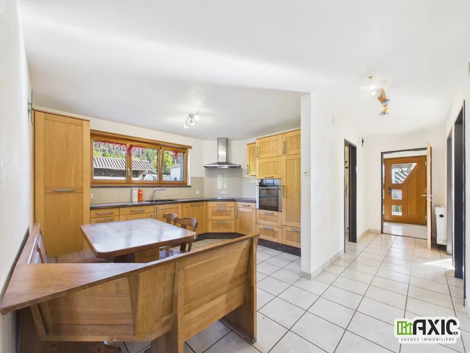 Grande maison familiale en pleine nature, terrain 1 750 m² - Movelier – Foto 3 von 13