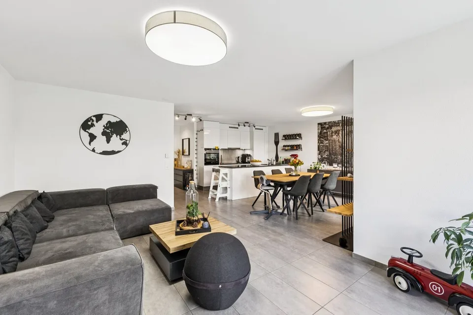 Casa a schiera contemporanea di 6.5 locali a Sugiez – foto 3 di 13