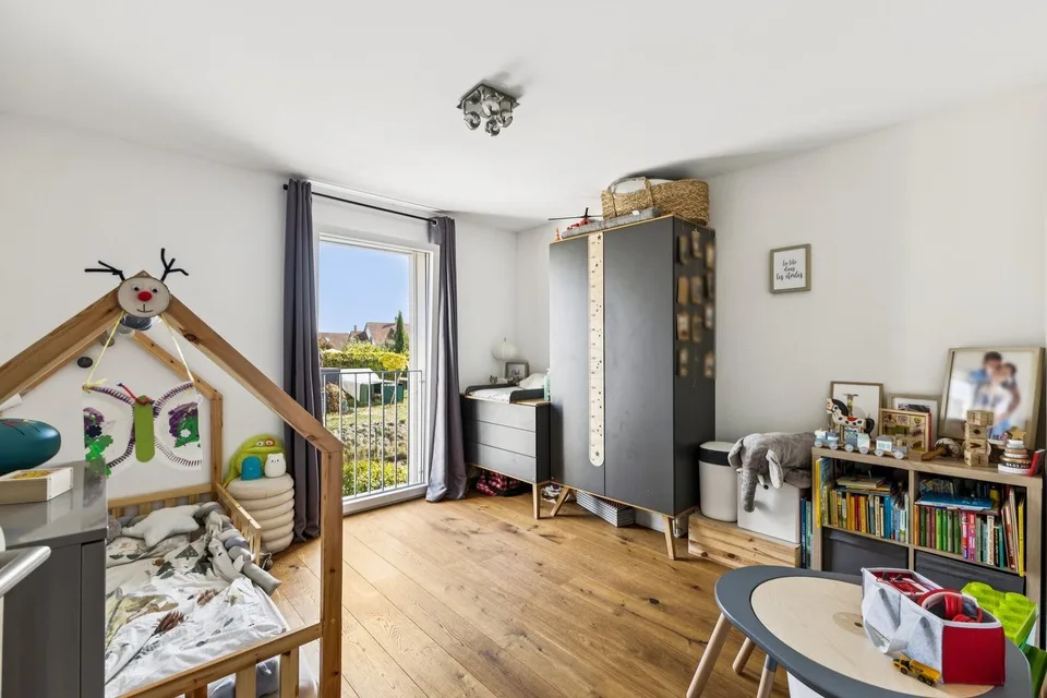 Casa a schiera contemporanea di 6.5 locali a Sugiez – foto 6 di 13