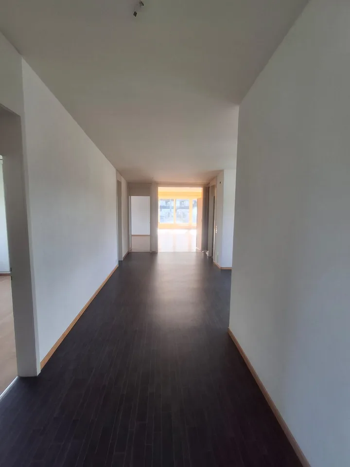Prächtige 5.5-Zimmer-Dachwohnung mit Panoramablick – La Chaux-de-Fonds – Foto 5 von 21