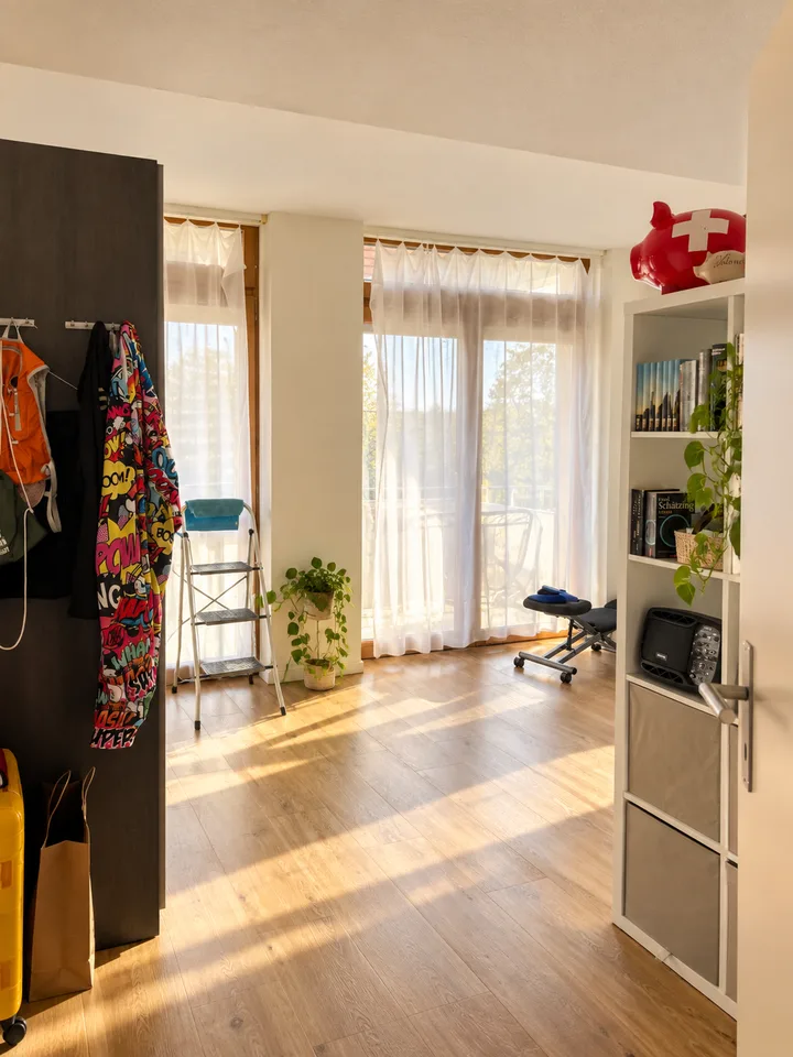 Charmante 2.5-Zimmer-Wohnung im Herzen von Hombrechtikon – zentral und dennoch ruhig! – Foto 10 von 12
