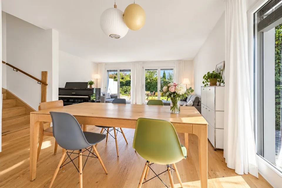 Charmantes 6.5-Zimmer Haus in Männedorf – Verfügbar ab Dezember 2026 – Foto 4 von 15