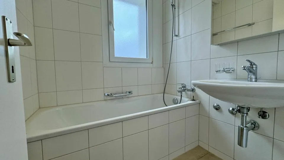 4.5 Zimmerwohnung (3. OG rechts) im schönen Herblingen – Foto 10 von 11