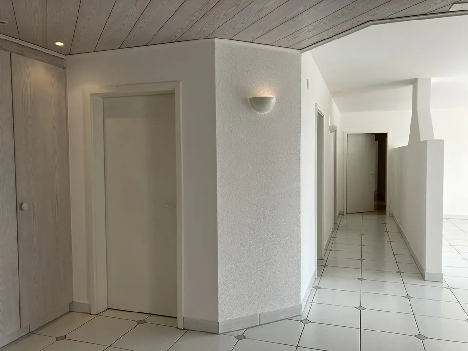 Nous vous accueillons chaleureusement dans cet appartement en terrasse avec une vue imprenable, y compris un double garage – photo 11 sur 26