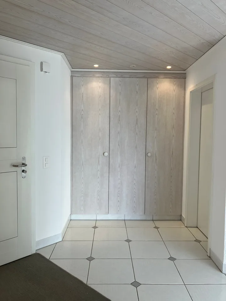 Nous vous accueillons chaleureusement dans cet appartement en terrasse avec une vue imprenable, y compris un double garage – photo 10 sur 26