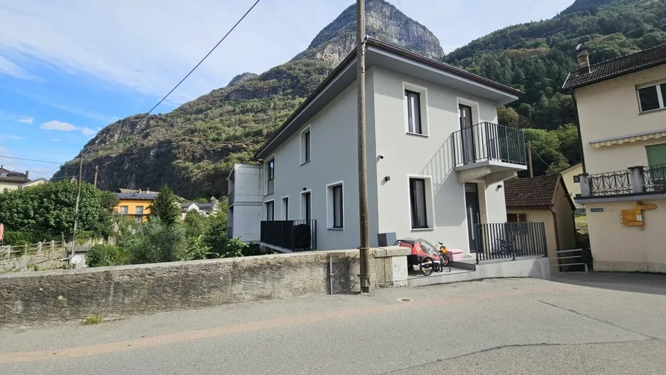 Beautiful Single-Family Home in Osogna – photo 3 of 20