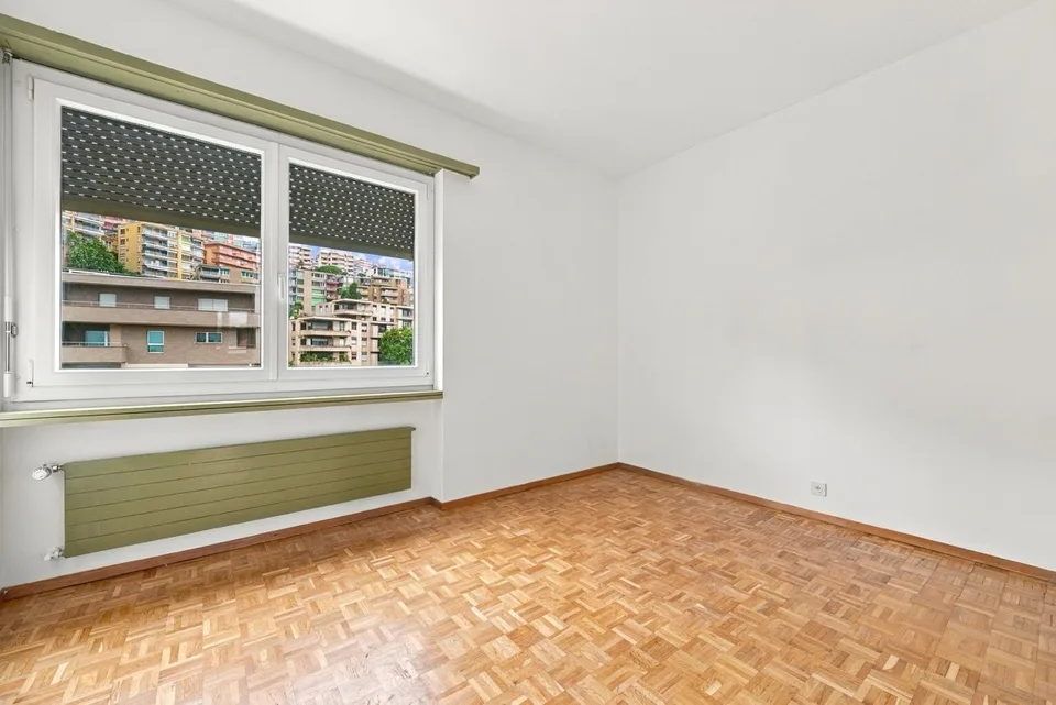 Affittasi appartamento 3.5 locali parzialmente ristrutturato e arredato – Foto 6 von 8