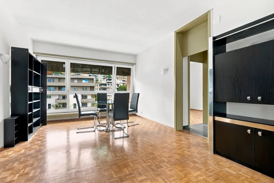 Affittasi appartamento 3.5 locali parzialmente ristrutturato e arredato – Foto 2 von 8