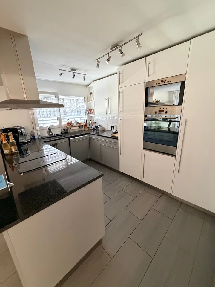 Geräumige 5-Zimmer-Maisonette-Wohnung in Allschwil – Foto 5 von 10