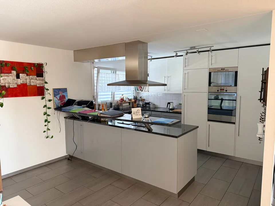 Geräumige 5-Zimmer-Maisonette-Wohnung in Allschwil – Foto 4 von 10