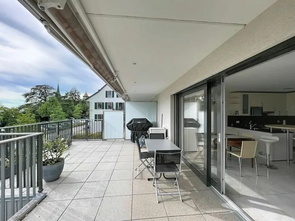 PW - 2.5-Zimmer-Wohnung möbliert – Foto 2 von 8