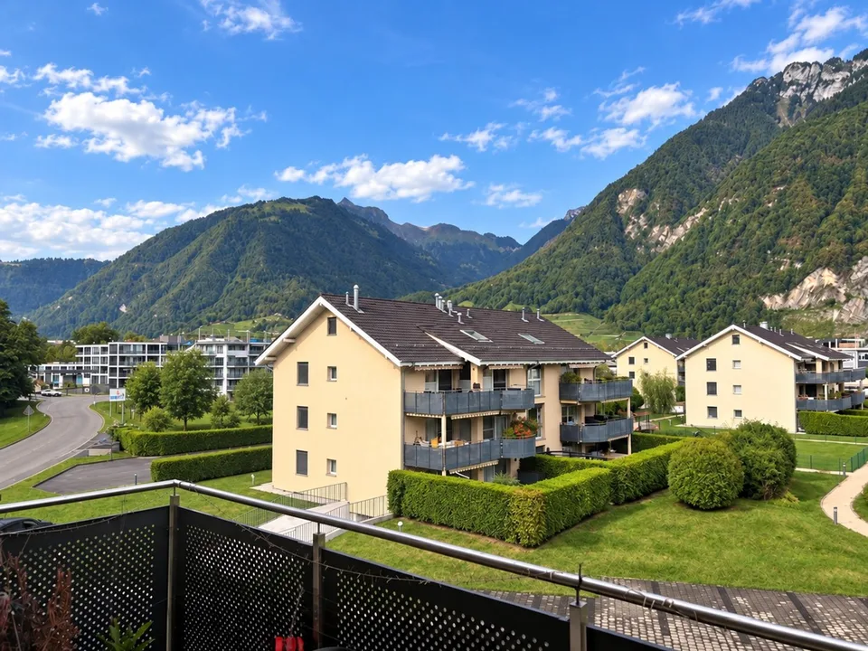 Letztes Stockwerk, Raum & Licht für diese 4 1/2 Zimmer! – Foto 2 von 8
