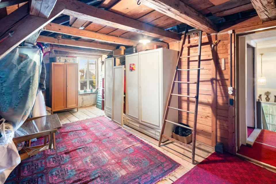 Maison multifamiliale avec dépendance et jardin au centre de Pfäffikon – photo 13 sur 20