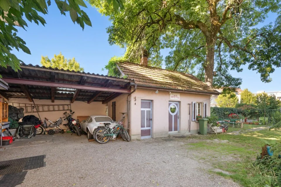 Maison multifamiliale avec dépendance et jardin au centre de Pfäffikon – photo 15 sur 20