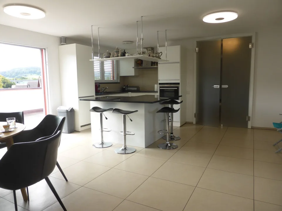 Meraviglioso appartamento attico di 5 locali a Delémont – foto 4 di 21