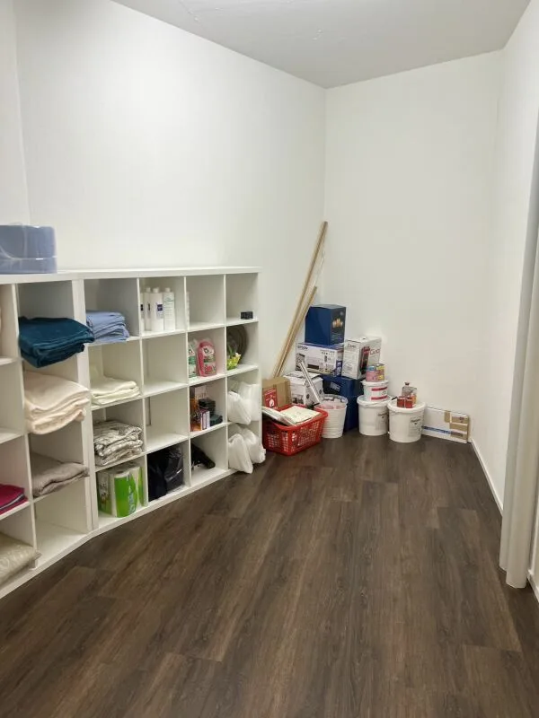 Attraktive Geschäftsfläche in Jona, ideal für Beauty, Massage, Therapie oder Praxis – Foto 10 von 11