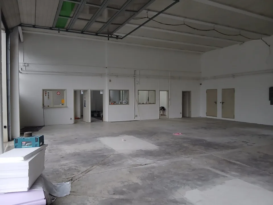 Locale commerciale e magazzino in affitto a Grancia – foto 7 di 11