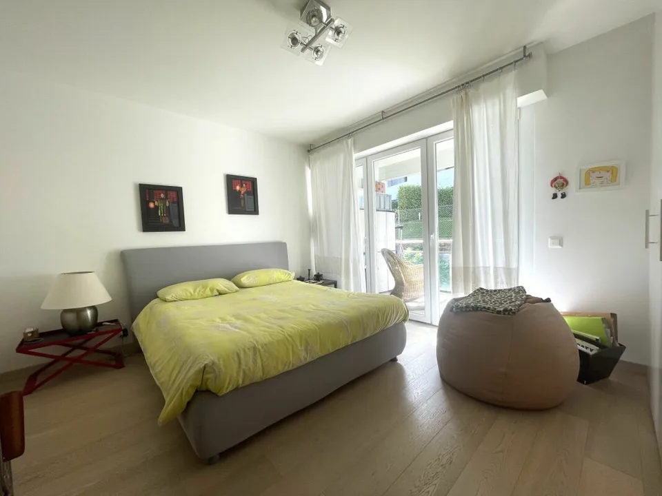 Geräumige Wohnung mit Panoramablick und Schwimmbad – Foto 8 von 8