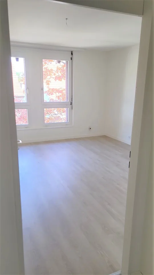 Helle 3.5-Zimmer-Wohnung mit Balkon in Oberwil – Foto 13 von 19