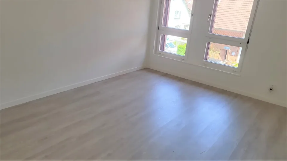 Helle 3.5-Zimmer-Wohnung mit Balkon in Oberwil – Foto 12 von 19