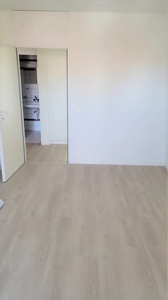 Helle 3.5-Zimmer-Wohnung mit Balkon in Oberwil – Foto 14 von 19