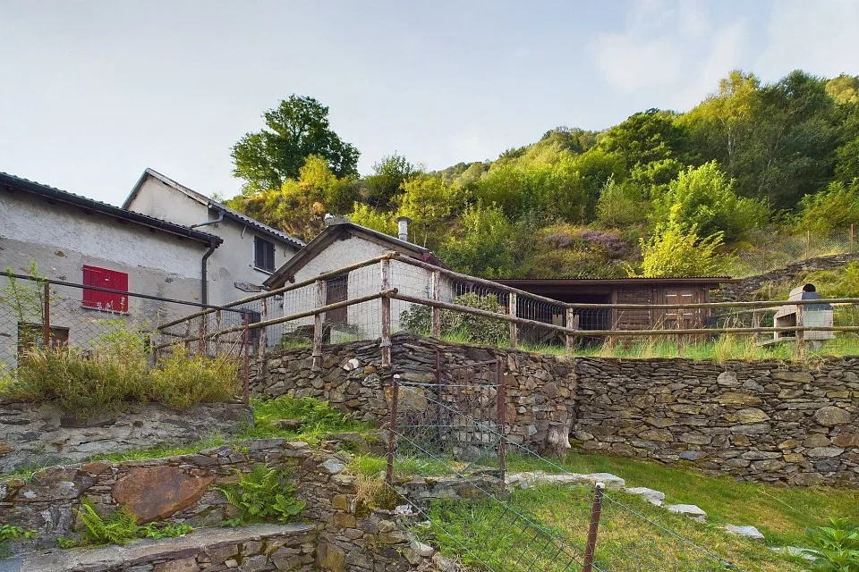 Caloroso e accogliente rustico di montagna con vista sul Lago Maggiore – foto 2 di 2