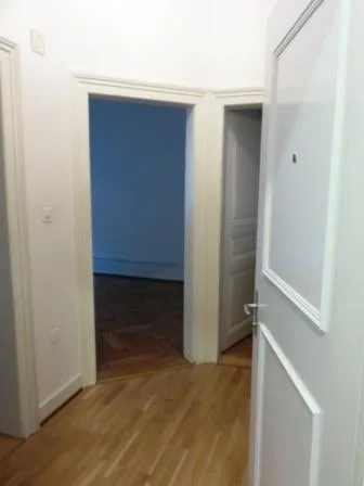 Appartement cosy 3 pièces avec balcon au cœur de St. Johann – photo 6 sur 6