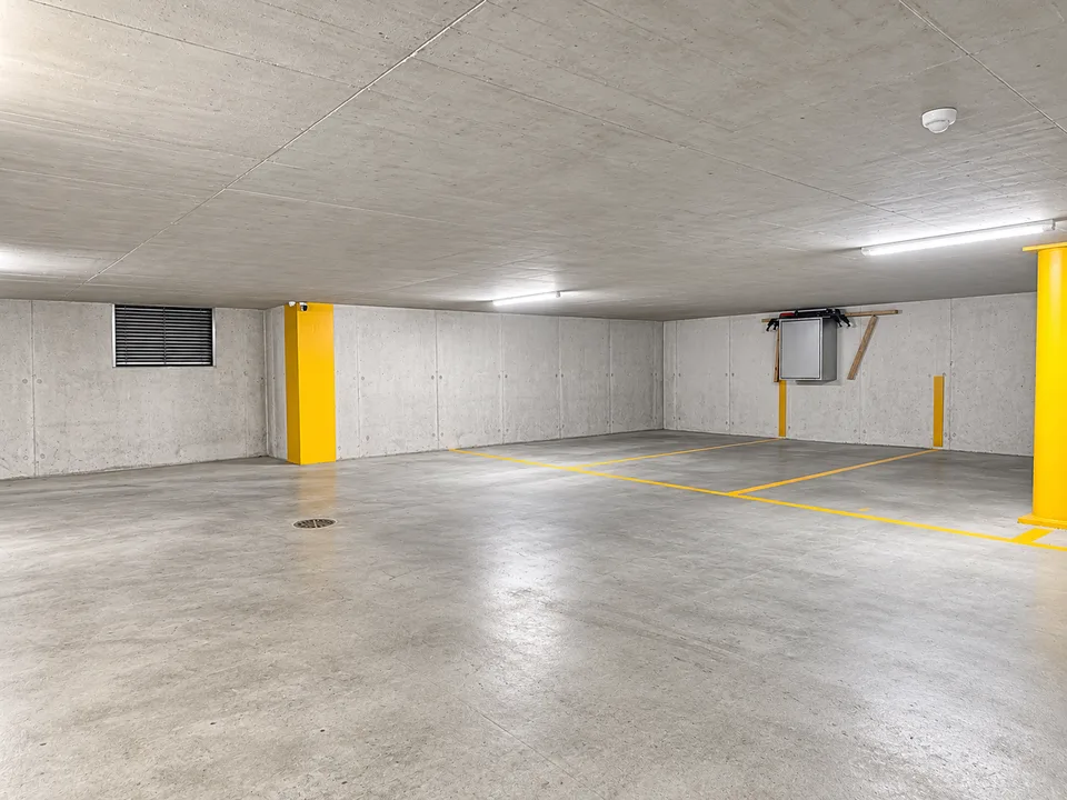Appartamento luminoso 4.5 locali con balcone e garage a Dietikon – foto 18 di 21
