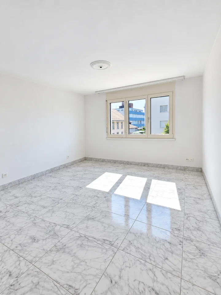 Appartamento luminoso 4.5 locali con balcone e garage a Dietikon – foto 8 di 21
